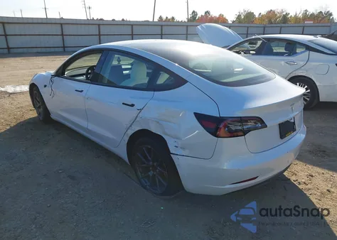 2022 Tesla Model 3 Rear-Wheel Drive z USA, uszkodzony, nr VIN 5YJ3E1EA2NF325828
